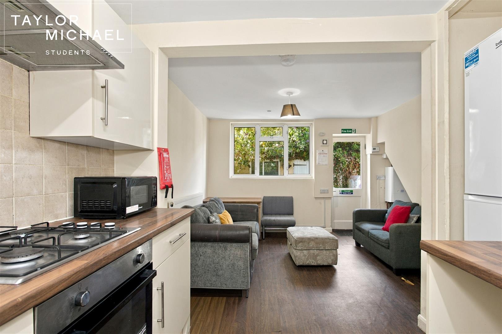 Open Plan Kitchen/Living Area